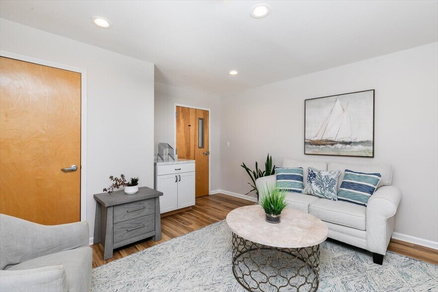 More Photos Of 3201 Lafayette Rd, Portsmouth Office For Sale