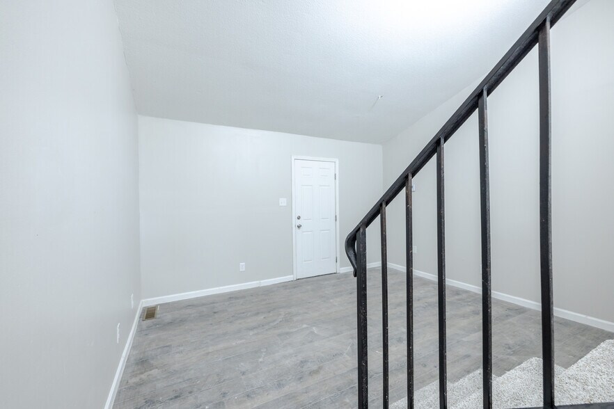More Photos Of 961 Old Hickory Blvd, Jackson Apartments For Sale
