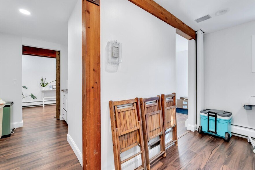 More Photos Of 1049 Main St, West Barnstable Medical For Sale