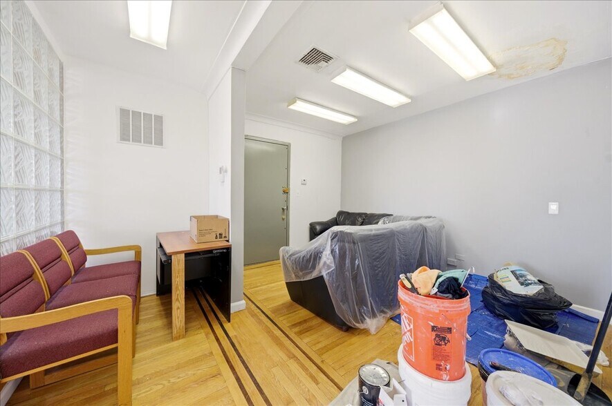 More Photos Of 2020-2024 Williamsbridge Rd, Bronx Storefront Retail Office For Lease
