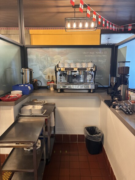 More Photos Of 15395 Foothill Blvd, Fontana Freestanding For Lease