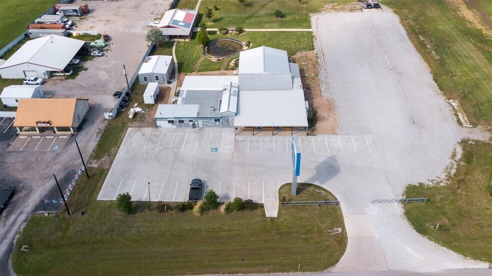 Primary Photo Of 3921 S Highway 287, Waxahachie Restaurant For Sale