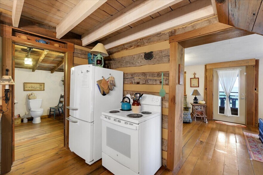 More Photos Of 2945 Greenbrier Rd, Madison Specialty For Sale
