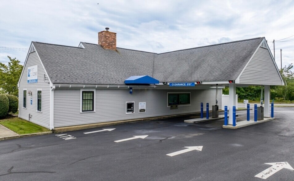 More Photos Of 396 Onset Ave, East Wareham Bank For Lease