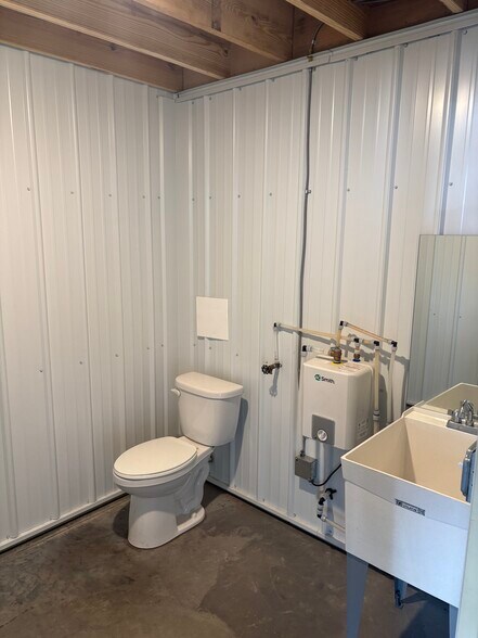 More Photos Of 15195 Boulder Ct, Rosemount Self Storage For Lease