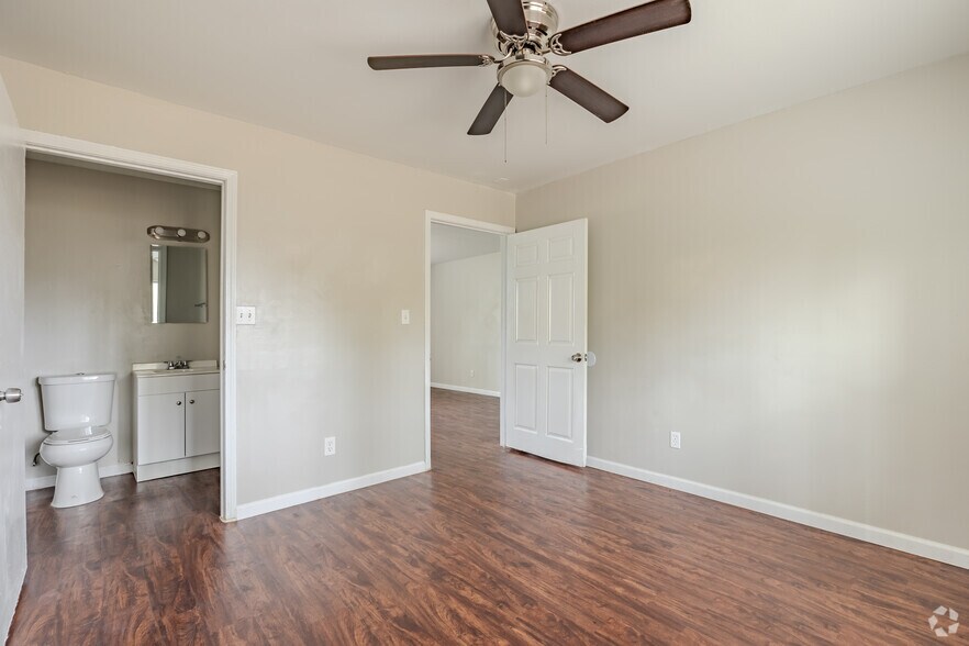 More Photos Of 969 Forest Ave, Forest Park Apartments For Sale