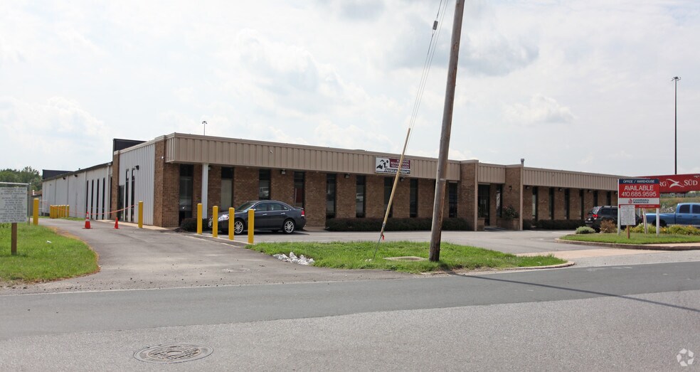 More Photos Of 4801-4825 Benson Ave, Arbutus Warehouse For Lease