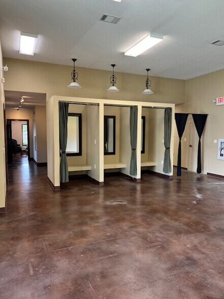 More Photos Of 612 State Highway 3, League City Freestanding For Sale