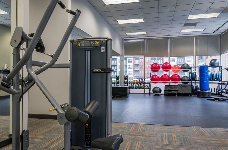 More Photos Of 5909 Peachtree Dunwoody Rd NE, Atlanta Coworking Space