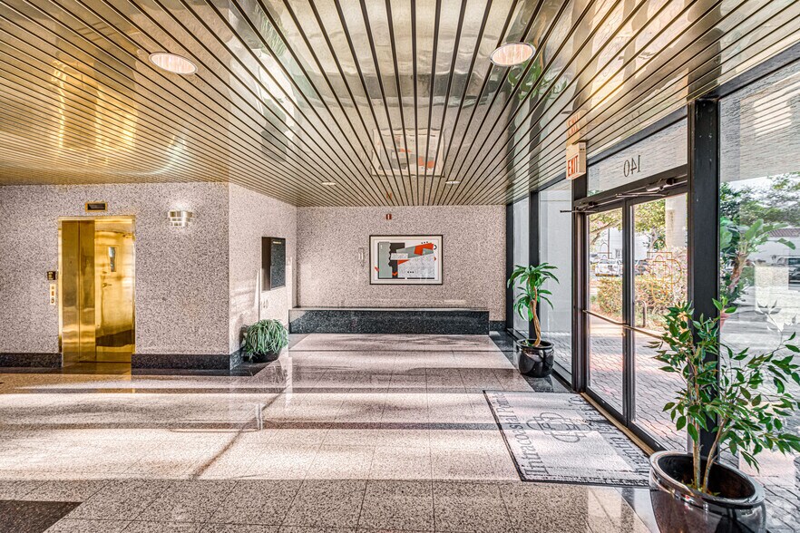 More Photos Of 140 Intracoastal Pointe Dr, Jupiter Office For Sale