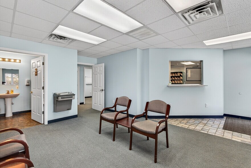 More Photos Of 215 Station St, Jacksonville Medical For Sale