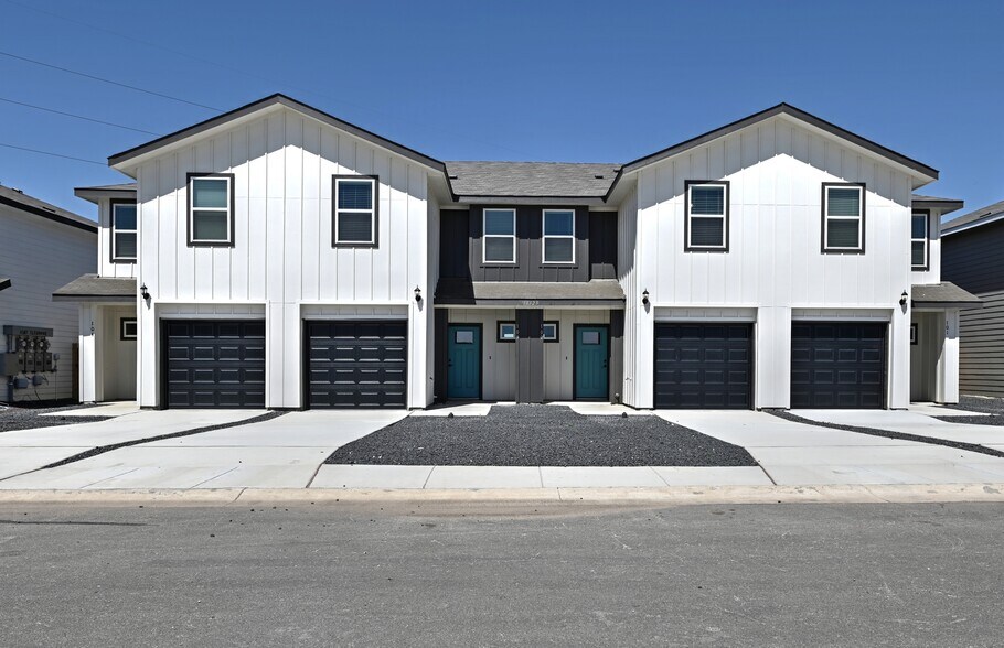 Primary Photo Of 11327 Clearmine St, San Antonio Apartments For Sale