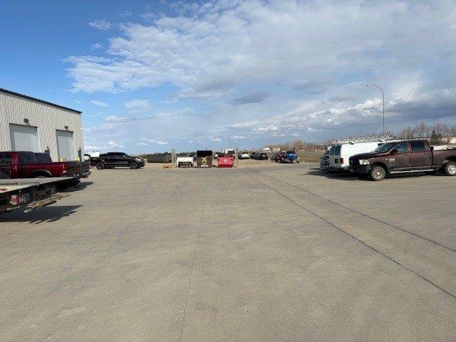 More Photos Of 111 NE 45th Ave, Minot Showroom For Lease