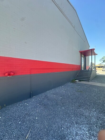 More Photos Of 260 S Hibbert St, Mesa Warehouse For Lease