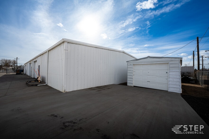 More Photos Of 425 15th St, Greeley Showroom For Sale