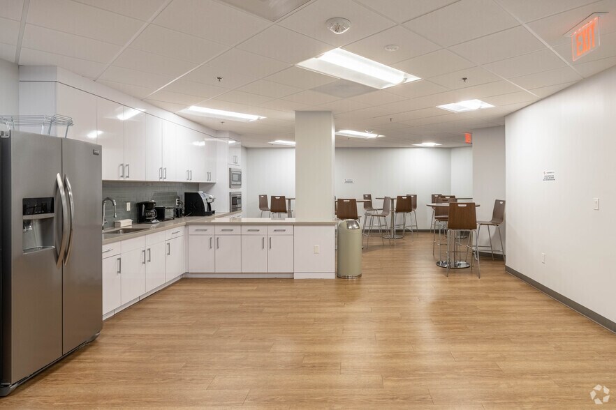 More Photos Of 9200-9211 Corporate Blvd, Rockville Unknown For Lease