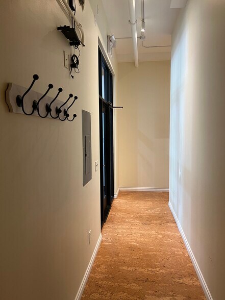 More Photos Of 8401 N Ivanhoe St, Portland Loft Creative Space For Lease