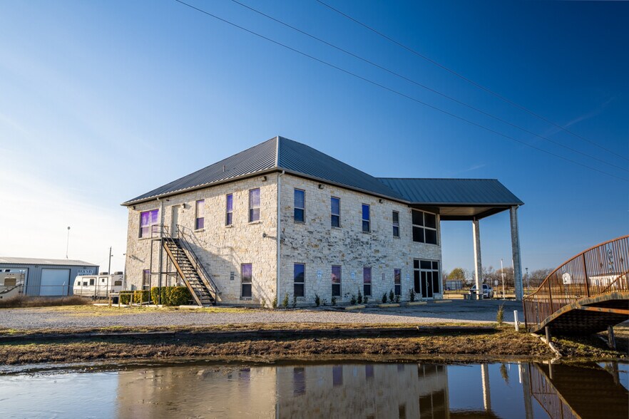 More Photos Of 8475 County Road 156, Kaufman Office For Sale