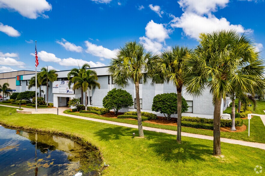 More Photos Of 2475 Palm Bay Rd NE, Palm Bay Office For Lease