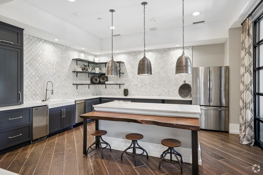 More Photos Of 7420 N Rea Park Ln, Charlotte Apartments For Lease
