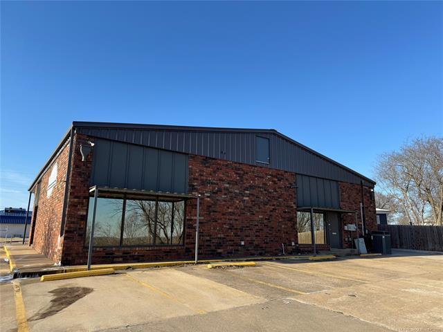 More Photos Of 1029 E Washington Ave, Mcalester Rehabilitation Center For Sale