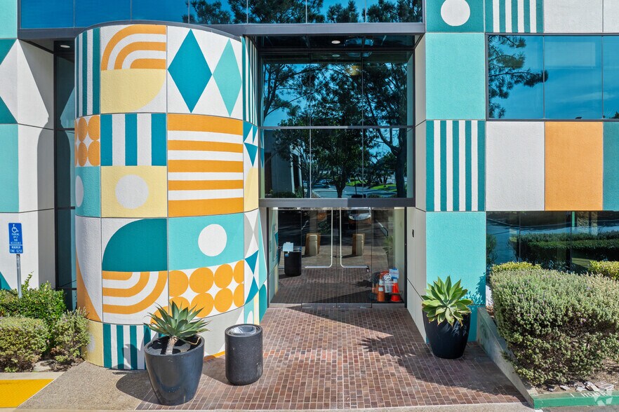 More Photos Of 5973 Avenida Encinas, Carlsbad Office For Lease