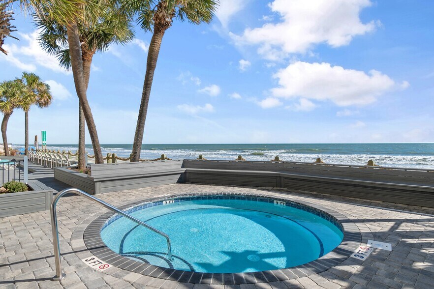 More Photos Of 1012 N Waccamaw Dr, Garden City Apartments For Sale