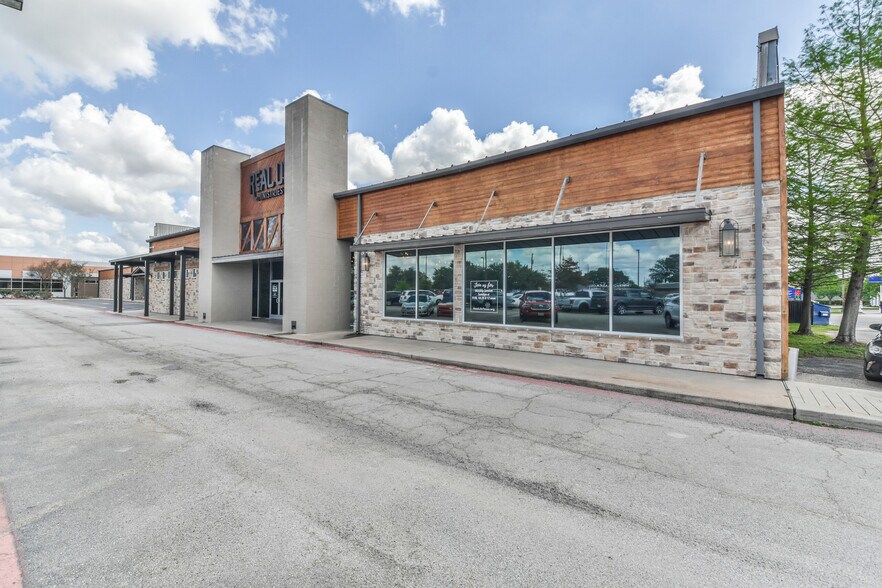 More Photos Of 1222 W Main St, Tomball Religious Facility For Sale