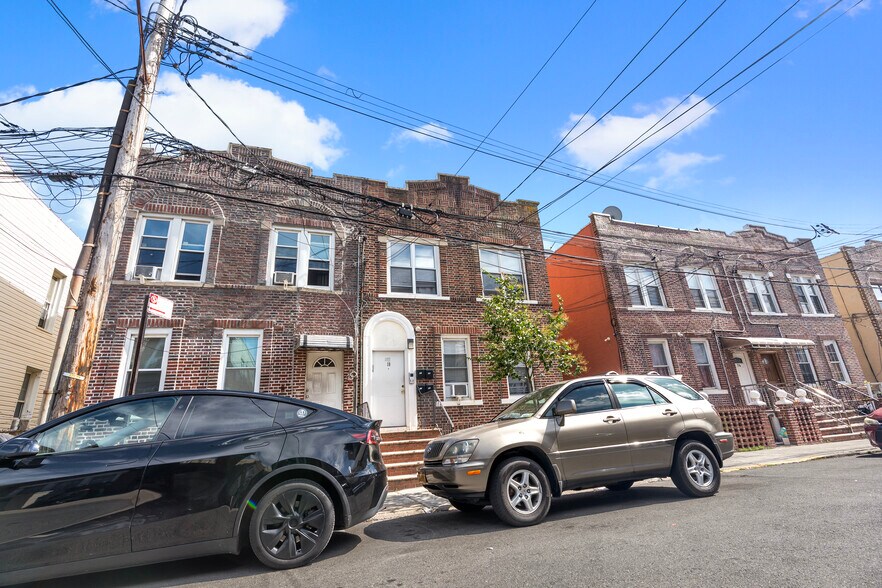 More Photos Of 18 Brighton 4th Ter, Brooklyn Apartments For Sale