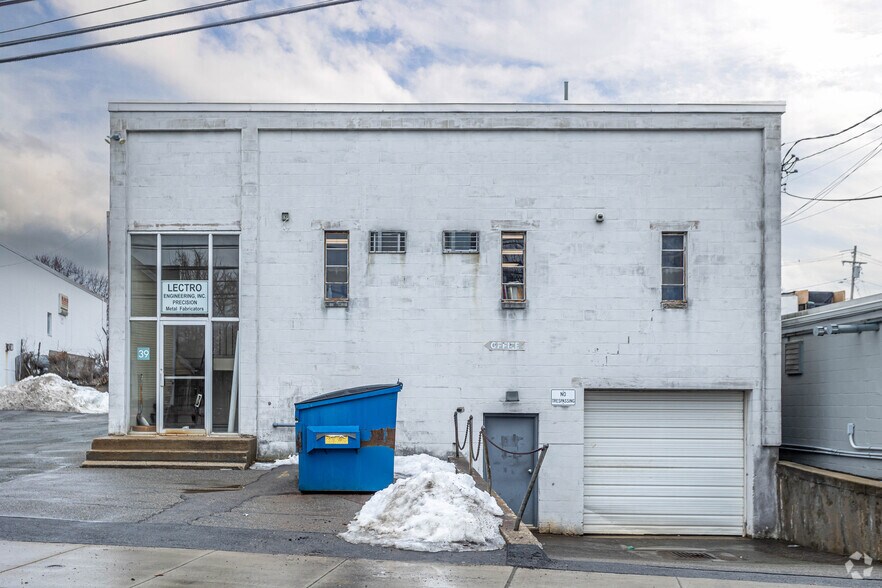 More Photos Of 39 Calvary St, Waltham Warehouse For Sale