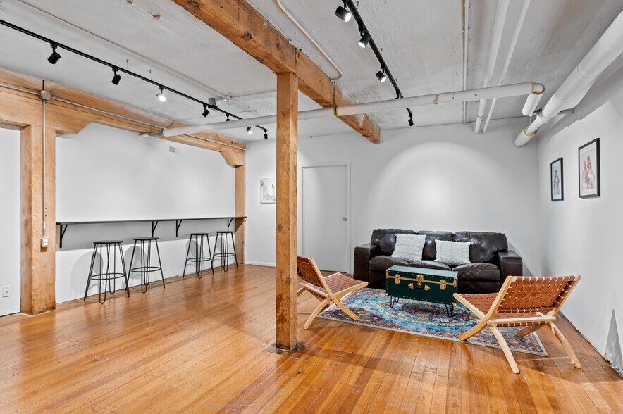 More Photos Of 2031-2033 Curtis St, Denver Apartments For Lease