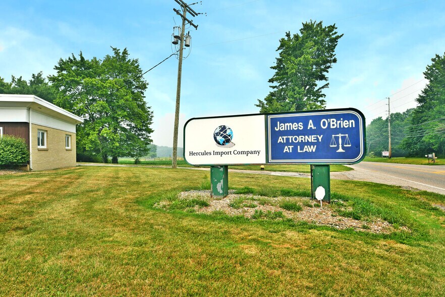 More Photos Of 696 Valley View Dr, Brookfield Office For Sale