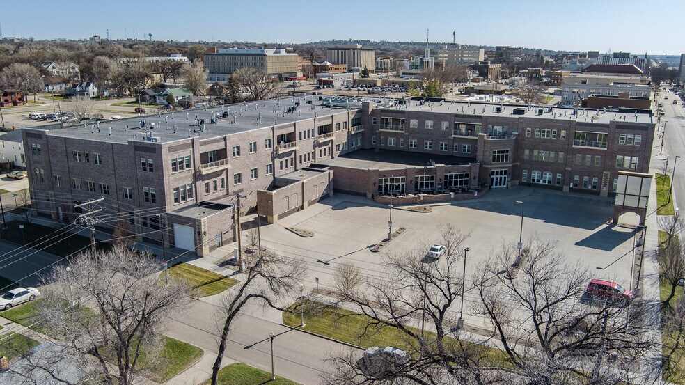 More Photos Of 100 W Broadway Ave, Bismarck Medical For Sale