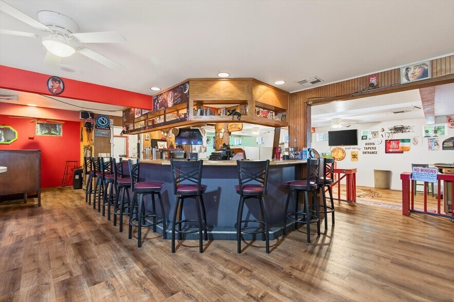 More Photos Of 50316 Columbia River Hwy, Scappoose Restaurant For Sale