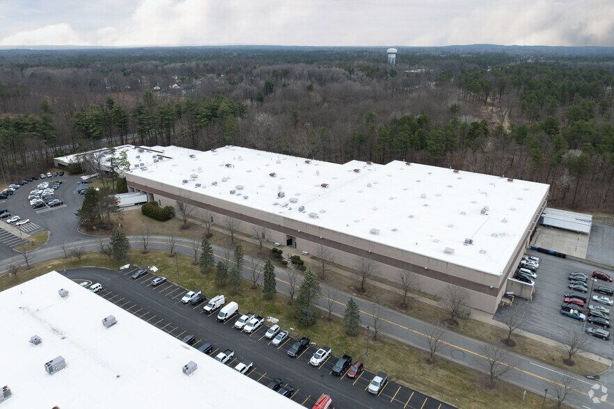 More Photos Of 38 Corporate Cir, Albany Distribution For Lease