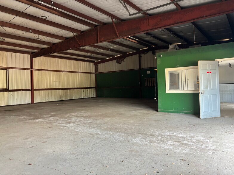 More Photos Of 1120 County Road 129, Alvin Warehouse For Sale
