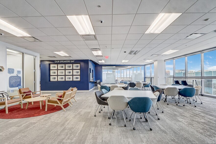 More Photos Of 111 N Magnolia Ave, Orlando Office For Lease