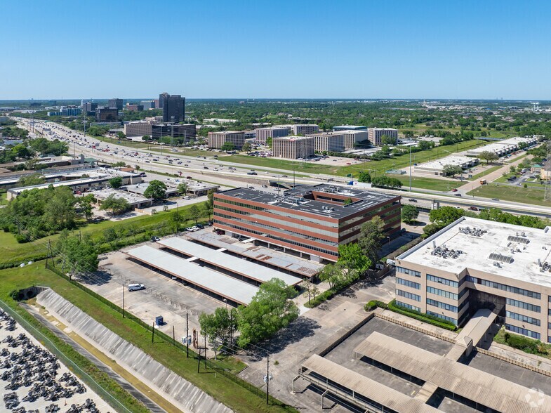 More Photos Of 650 N Sam Houston Pky E, Houston Medical For Lease