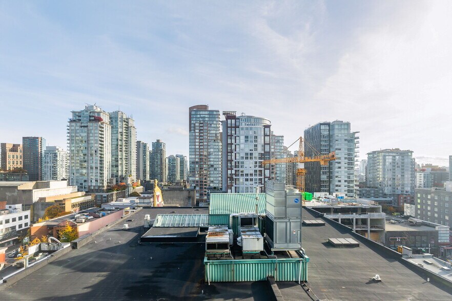 More Photos Of 938 Howe St, Vancouver Medical For Sale