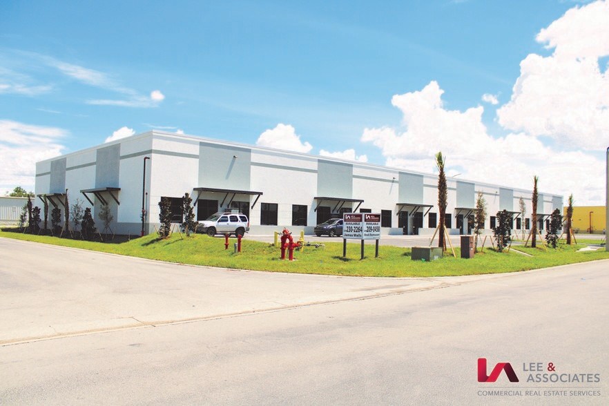 More Photos Of 17081 Cam Ct, Fort Myers Light Distribution For Lease