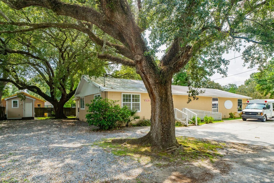 More Photos Of 1215 Hobart Ave, Charleston Office For Sale