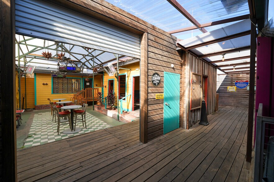 More Photos Of 1403 Nance St, Houston Restaurant For Lease