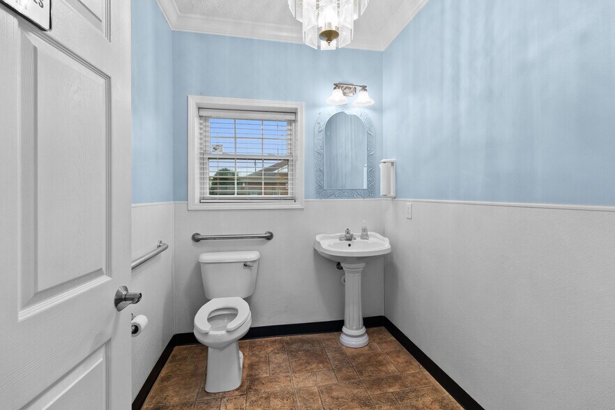 More Photos Of , Laurinburg Office For Sale