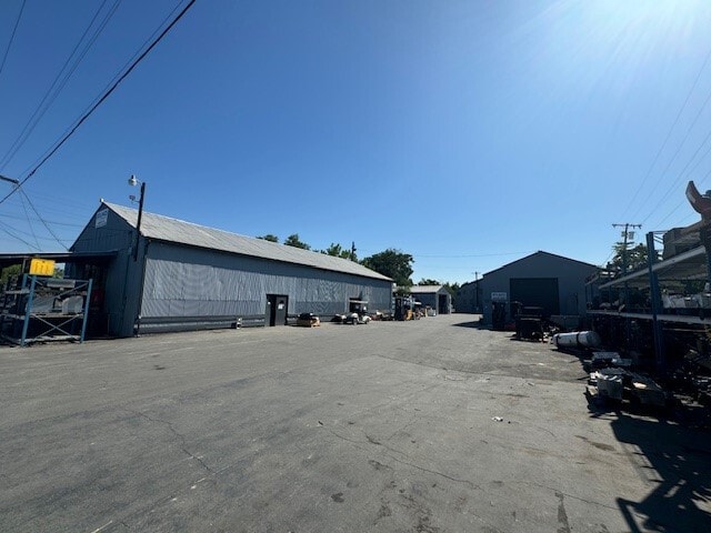 More Photos Of 1016 S Wilson Way, Stockton Truck Terminal For Lease