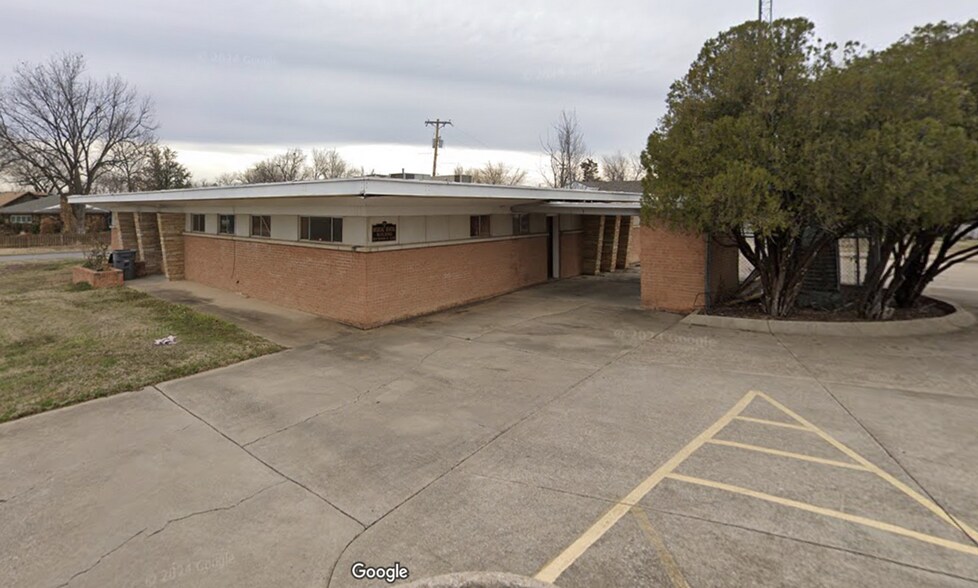 More Photos Of 801-809 NW Pershing Dr, Lawton Medical For Sale