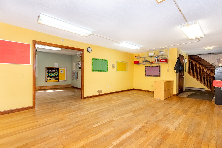 More Photos Of 105 Durham Rd, Dover Daycare Center For Sale