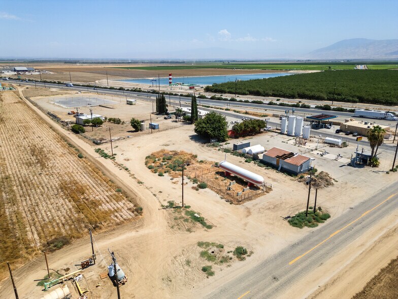 More Photos Of 1047 Mettler Frontage Rd W, Bakersfield Light Distribution For Sale