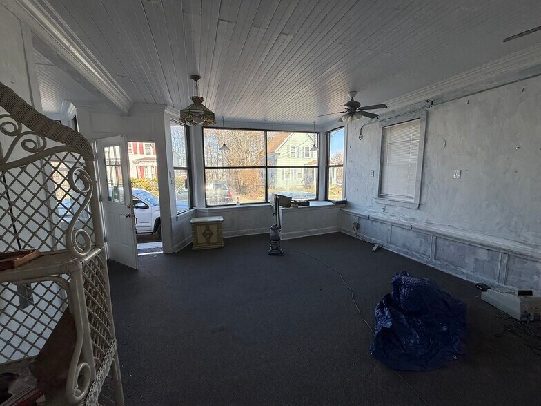 More Photos Of 398 Court St, Plymouth General Retail For Sale