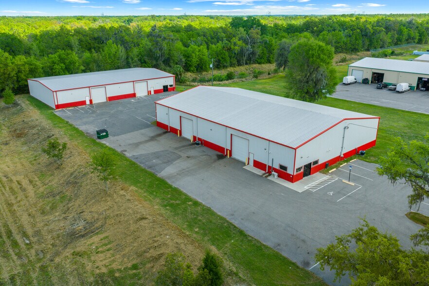Primary Photo Of 3073 NE 37th Pl, Wildwood Warehouse For Lease