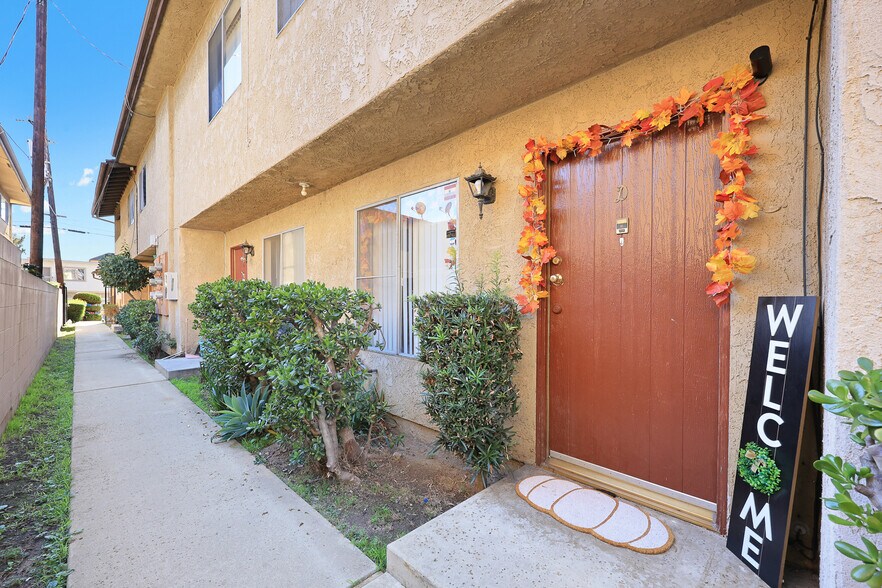 More Photos Of 15 E Beacon St, Alhambra Apartments For Sale